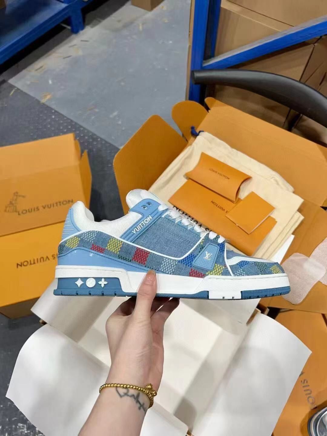 chunky retro inspired running sneakers (copy)