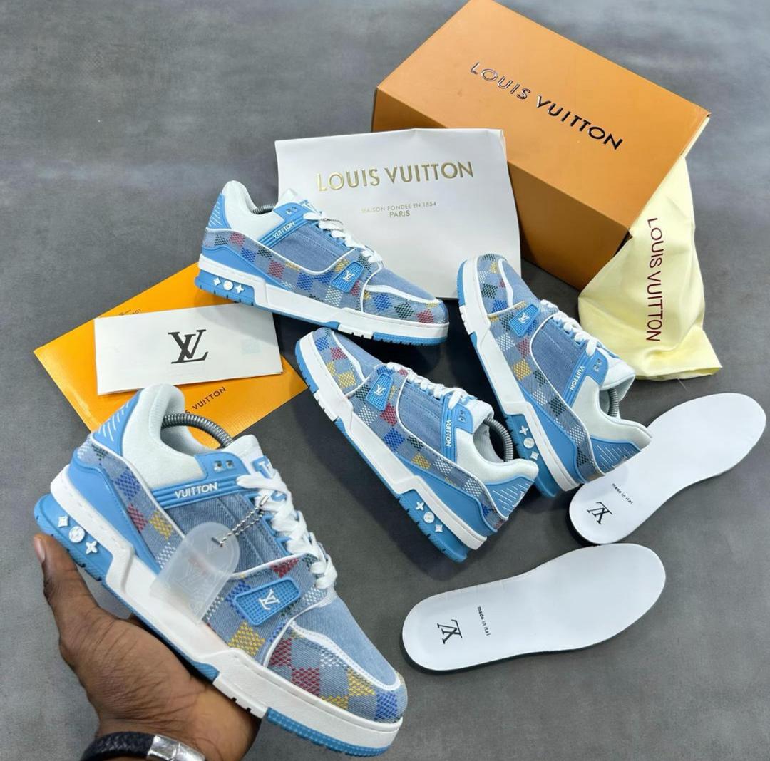 chunky retro inspired running sneakers (copy)