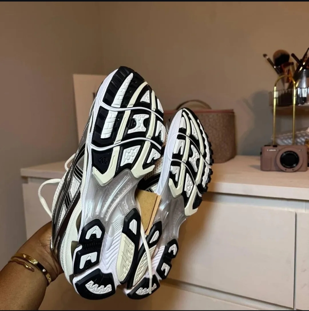 luxury low ankle tongue sneakers (copy)