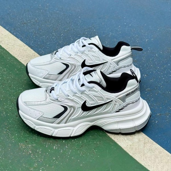 chunky sporty style asics sneakers (copy)