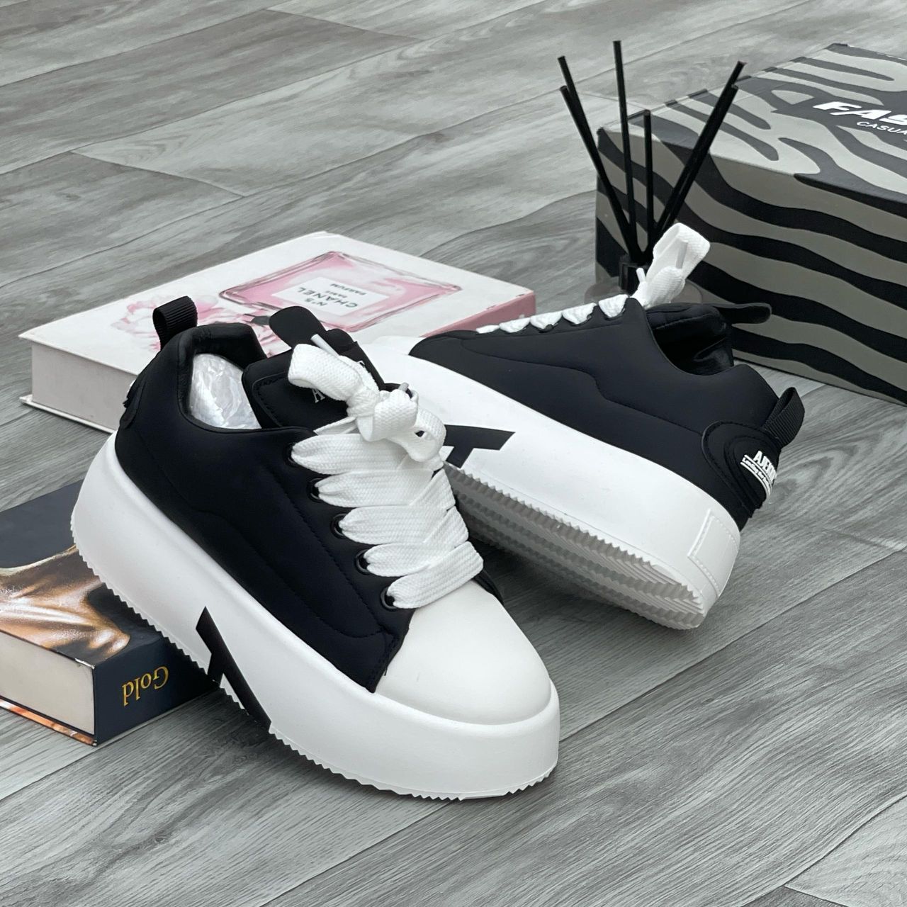 chunky fashion breathable sneaker (copy)