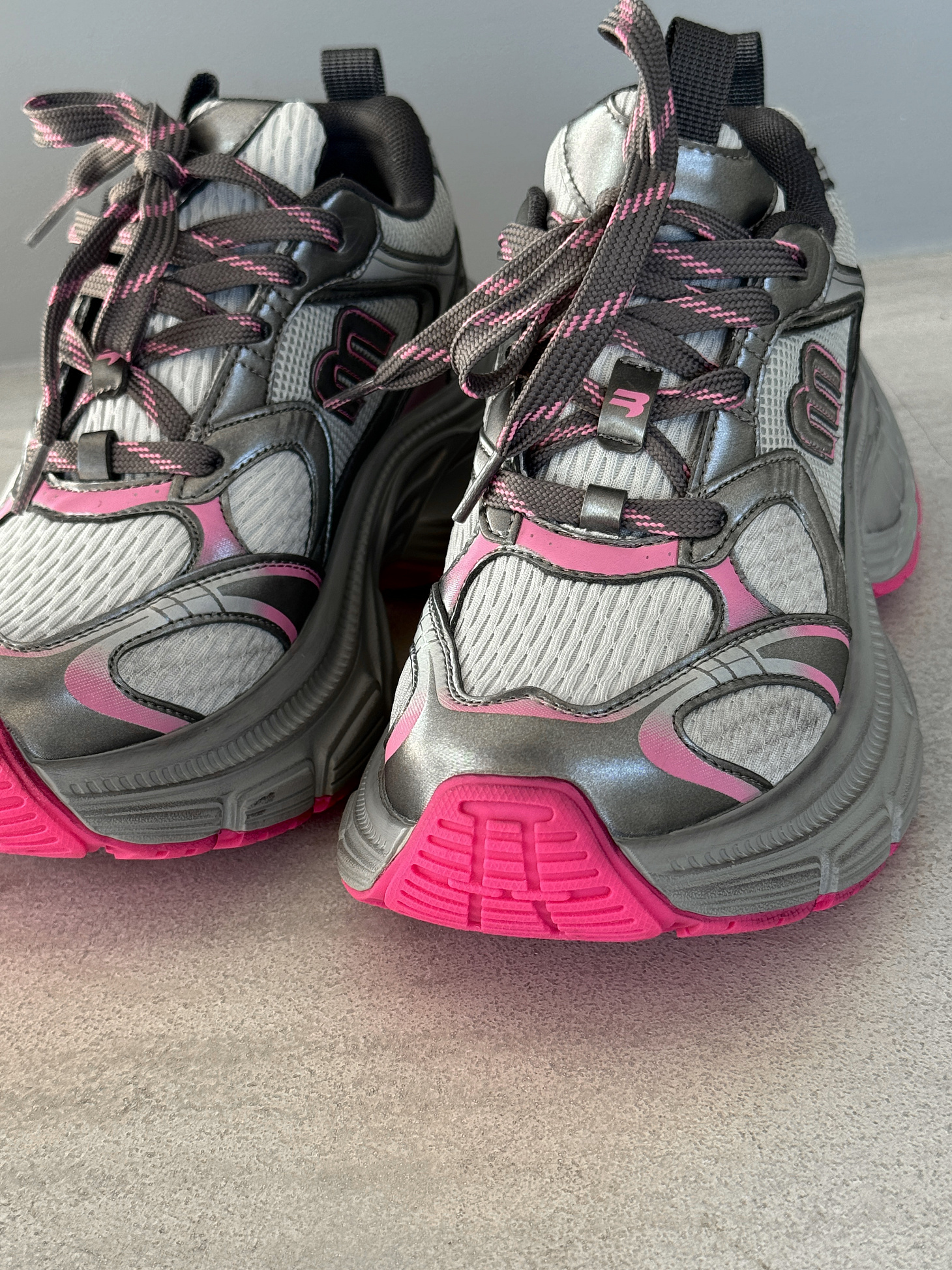 chunky futuristic retro breathable sneakers (copy)